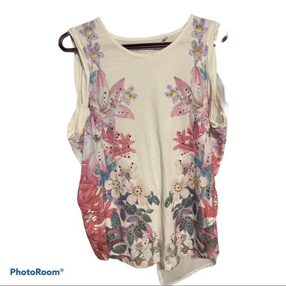 🛑Guess Floral open back Tank🛑 - Picture 1 of 6